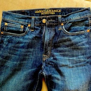 American Eagle Men’s 30x30 dark blue faded jeans